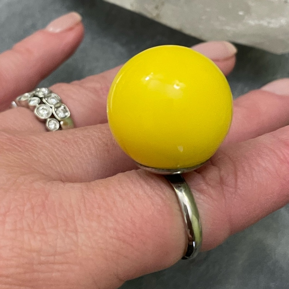 Vintage Yellow Ball Statement Ring - Picture 8 of 12